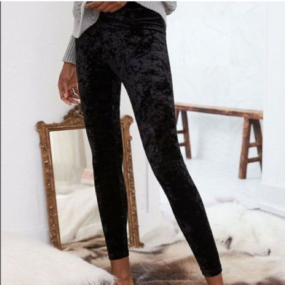aerie Black Crushed Velvet Leggings